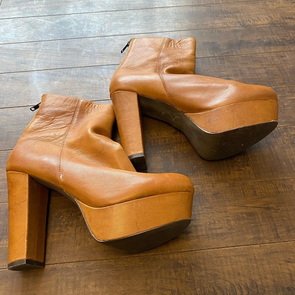 Steve Madden Desirred Leather boots - Picture 2 of 13